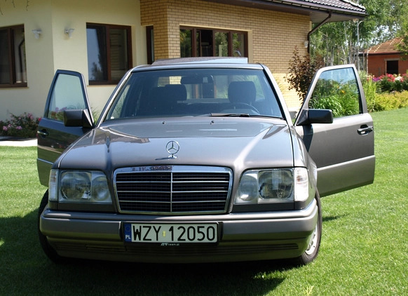 Mercedes-Benz Klasa E cena 49000 przebieg: 166000, rok produkcji 1993 z Skoki małe 781